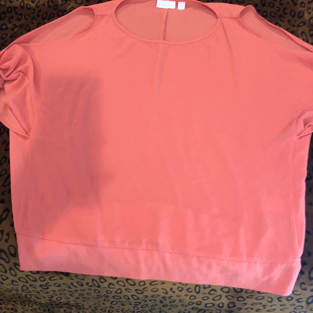 Peach short sleeve shirt